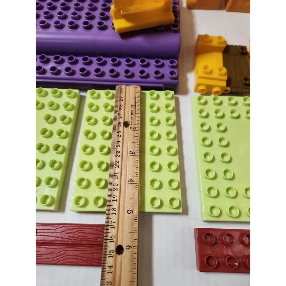 Mega Bloks Mixed Lot – Train Station & Building Pieces